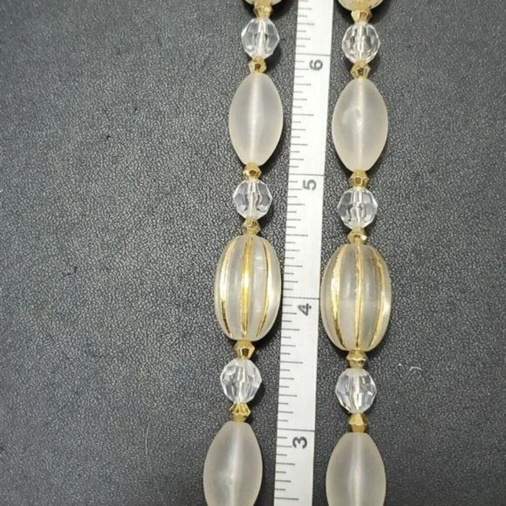 Vintage clear beaded necklace 26